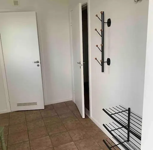 Apartament With Two Bedrooms, Close To The Airport, Great View Kvaloya